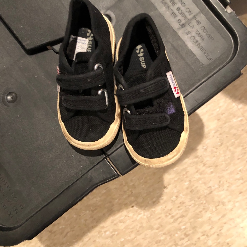 Black supergas